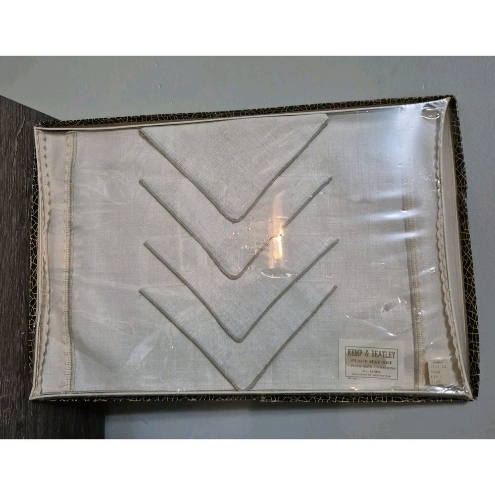 Vintage NIB Kemp & Beatley 8 Pc  4 Placemat & 4 Napkin. Elegant Cream Linen